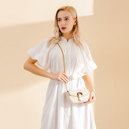 Mini sac bandoulière en chaîne brodée pour un look élégant