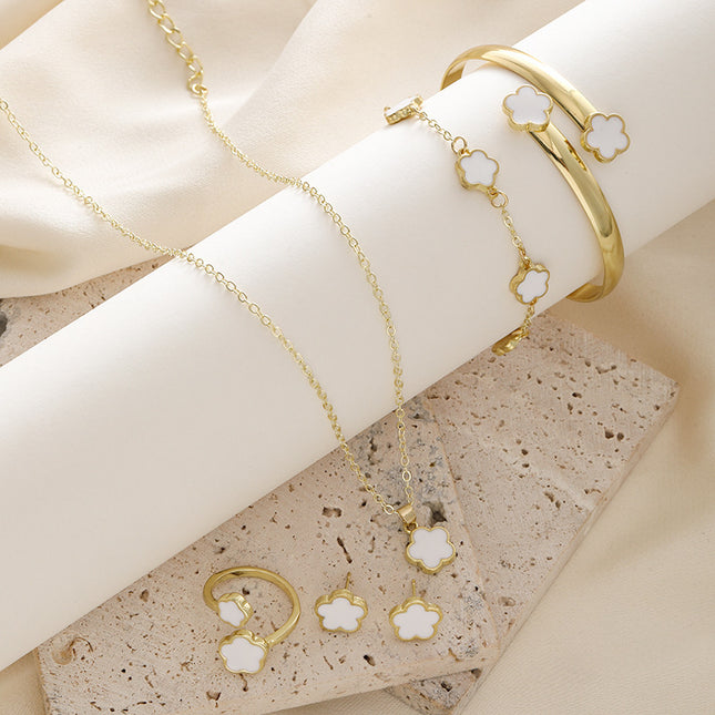 Lucky Flower Jewelry Set – 5-Piece Elegance