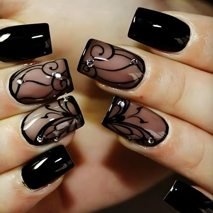 Ongles noirs de style Dark Ins