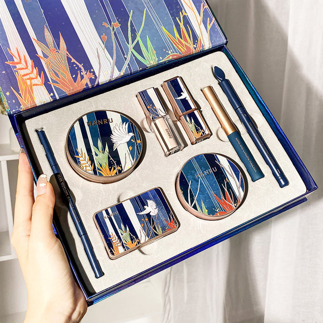Oriental Beauty Lotus Pond Moonlight Velvet Lipstick Makeup Set