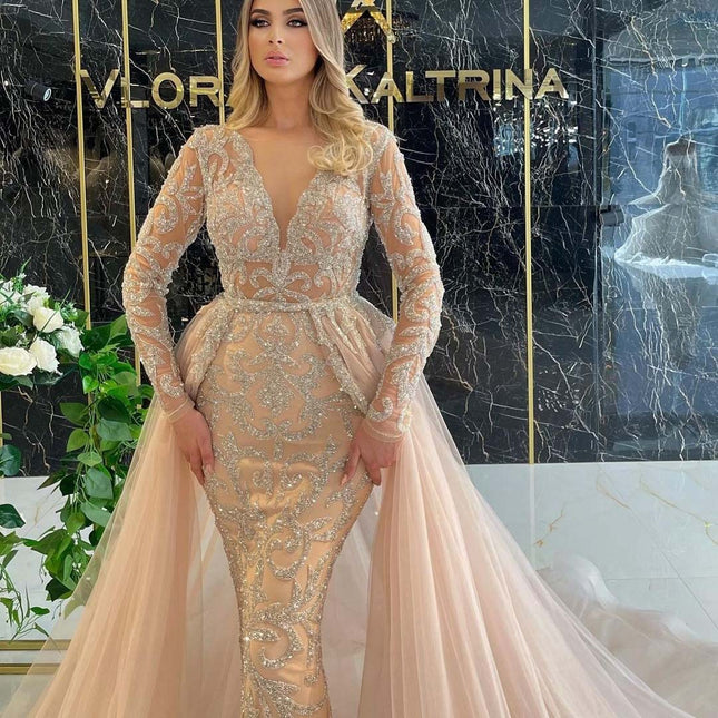 Simple Long-Sleeved Style Wedding Dress