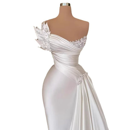 White Graceful Satin Simple Lightweight Wedding Dress
