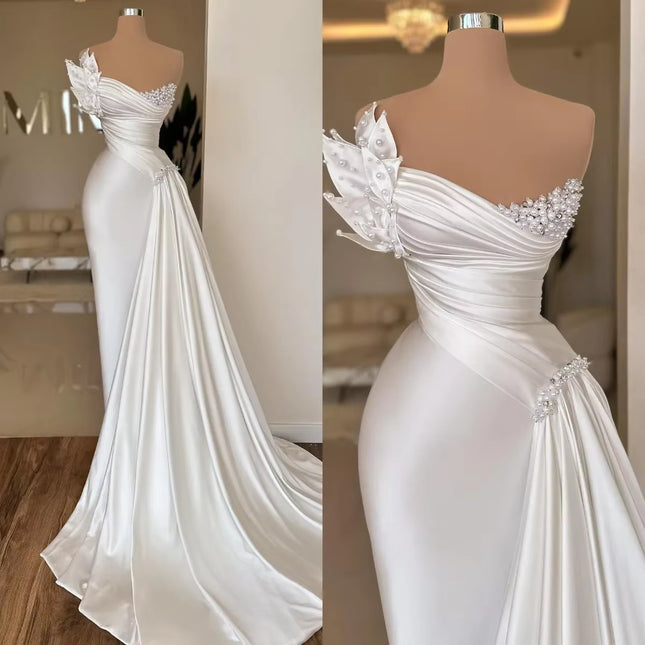 White Graceful Satin Simple Lightweight Wedding Dress