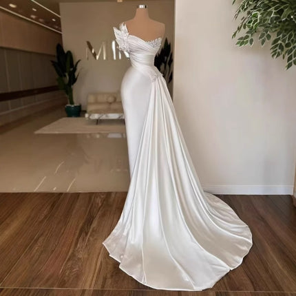 White Graceful Satin Simple Lightweight Wedding Dress
