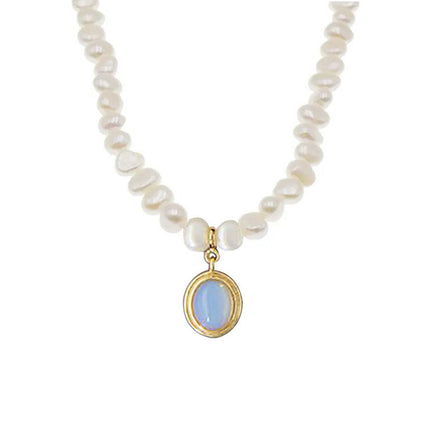 Collier de perles avec médaille ronde