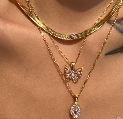 Collier en titane et zircon olive