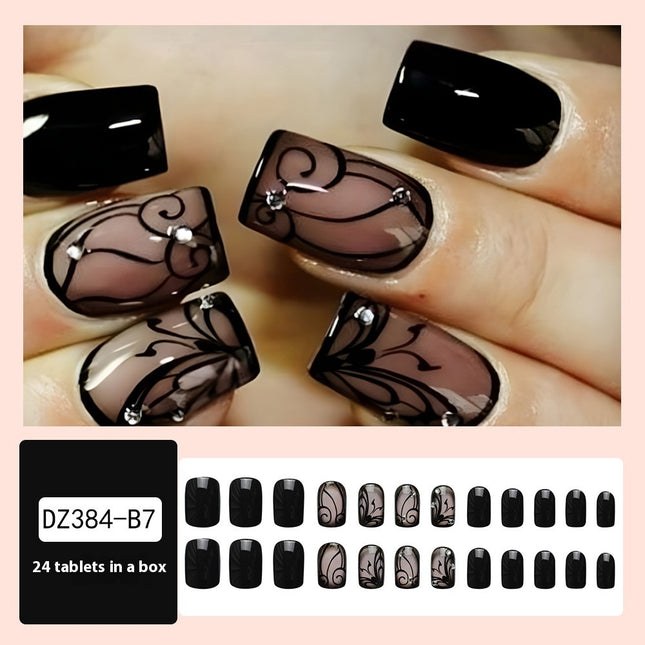 Ongles noirs de style Dark Ins